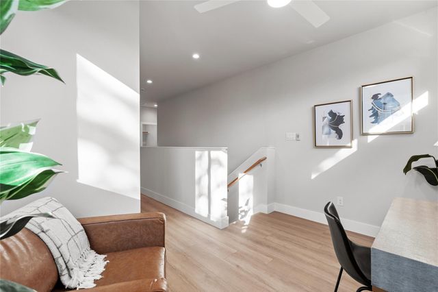 1702 Bringhurst Street B, Houston, TX 77020