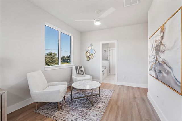 1702 Bringhurst Street B, Houston, TX 77020