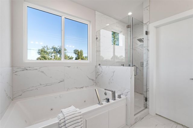 1702 Bringhurst Street B, Houston, TX 77020