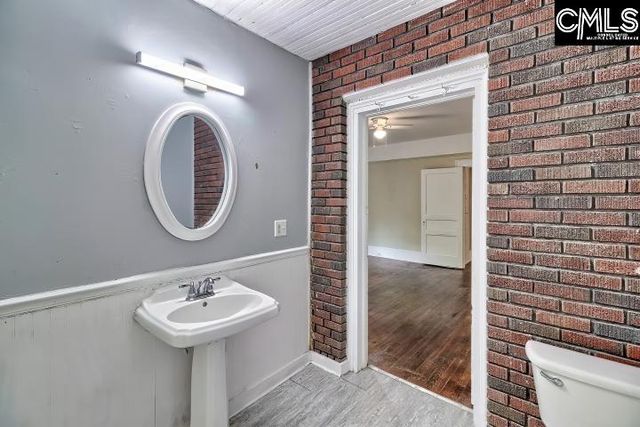 209 W Moultriie Street, Winnsboro, SC 29180