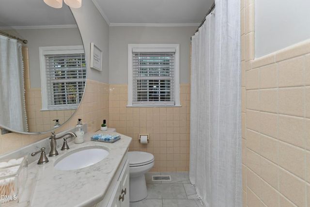 1006 W Divine Street, Dunn, NC 28334