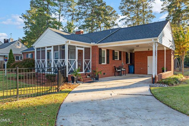 1006 W Divine Street, Dunn, NC 28334