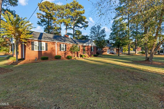 1006 W Divine Street, Dunn, NC 28334