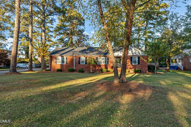 1006 W Divine Street, Dunn, NC 28334