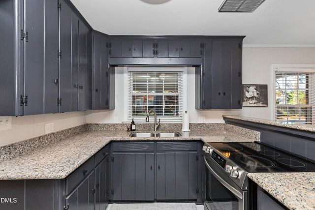 1006 W Divine Street, Dunn, NC 28334