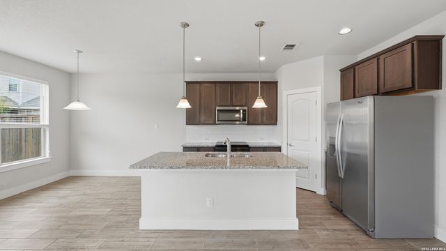 740 GRISTMILL DR, New Braunfels, TX 78130