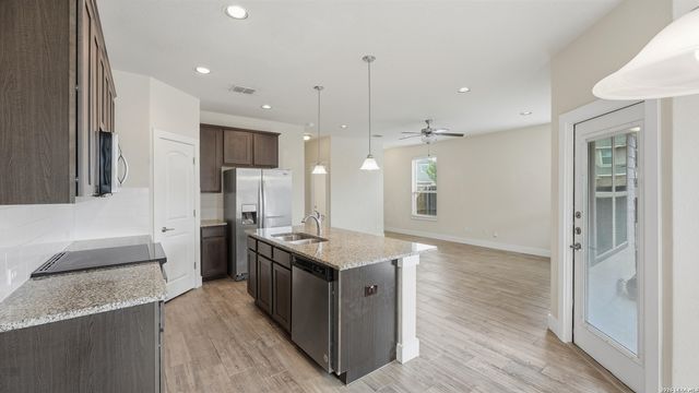 740 GRISTMILL DR, New Braunfels, TX 78130