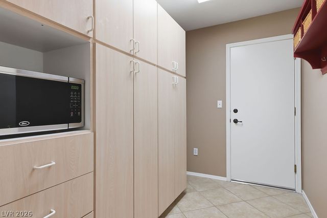 10009 Keysborough Drive, Las Vegas, NV 89134