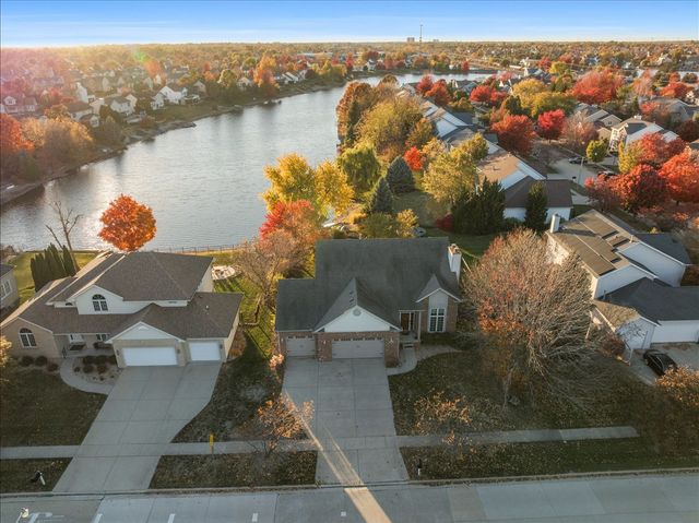 1410 Broad Creek Road, Bloomington, IL 61704