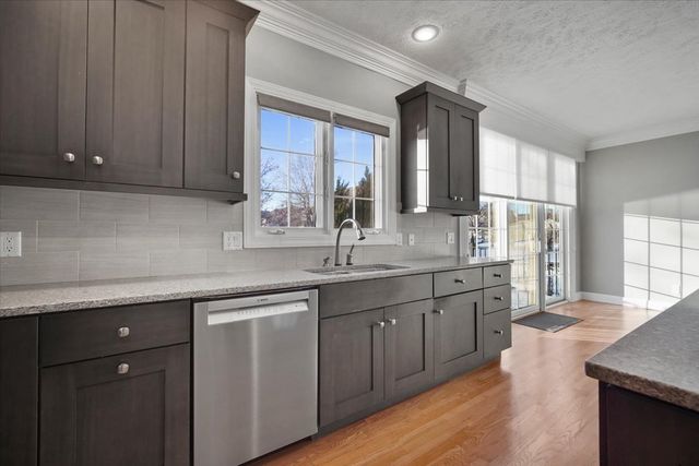 1410 Broad Creek Road, Bloomington, IL 61704