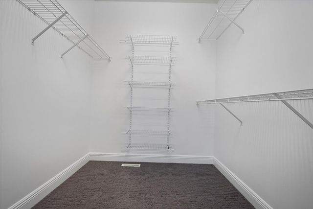 1410 Broad Creek Road, Bloomington, IL 61704