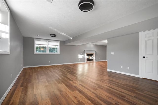 1410 Broad Creek Road, Bloomington, IL 61704