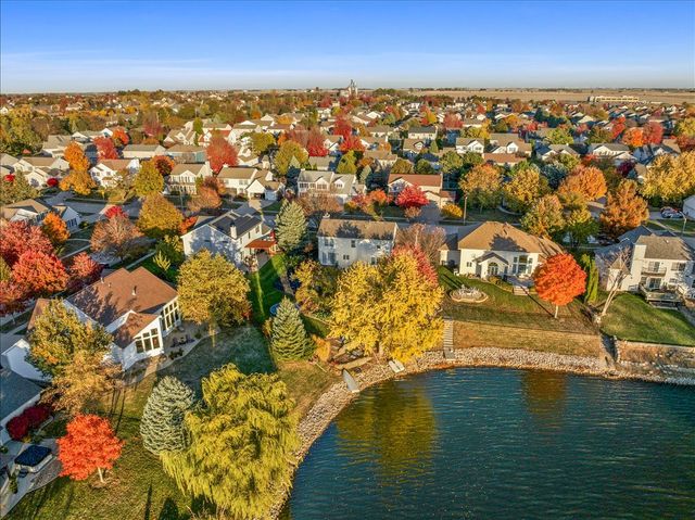 1410 Broad Creek Road, Bloomington, IL 61704