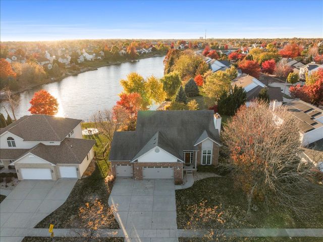 1410 Broad Creek Road, Bloomington, IL 61704