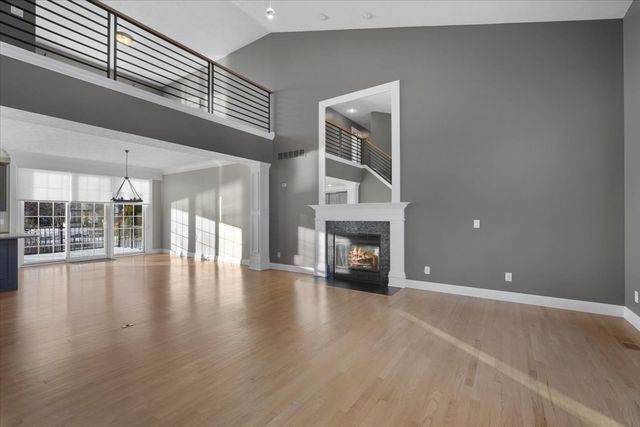 1410 Broad Creek Road, Bloomington, IL 61704