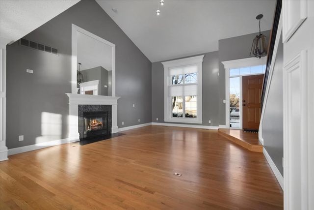 1410 Broad Creek Road, Bloomington, IL 61704