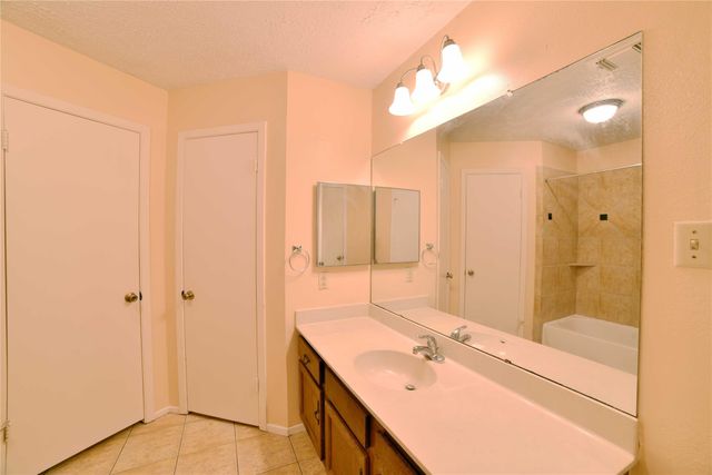 470 Buoy Road, Houston, TX 77598