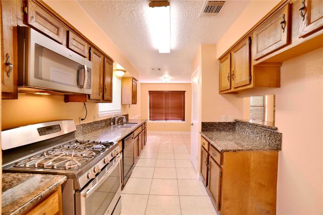 470 Buoy Road, Houston, TX 77598