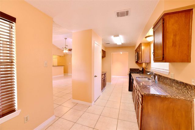 470 Buoy Road, Houston, TX 77598