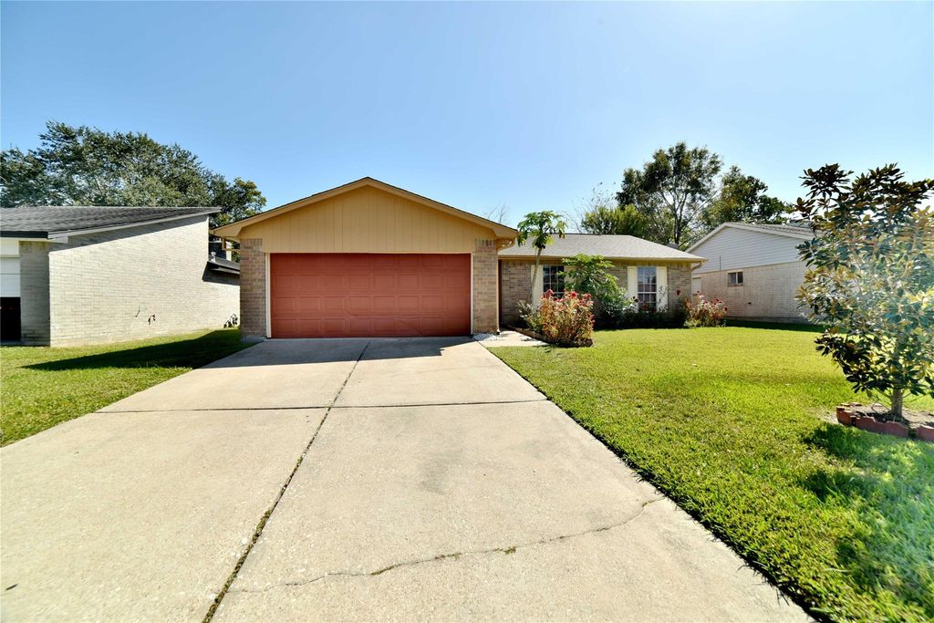 470 Buoy Road, Houston, TX 77598