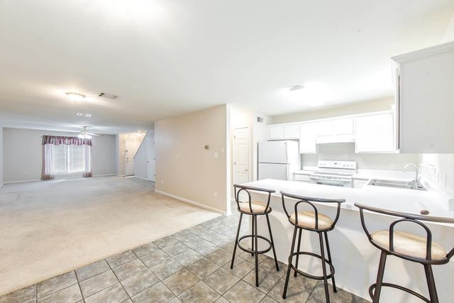 211 Greenbriar Dr, Houma, LA 70364