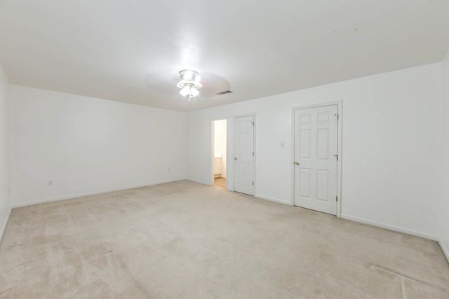 211 Greenbriar Dr, Houma, LA 70364