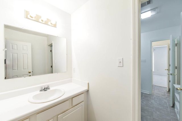 211 Greenbriar Dr, Houma, LA 70364