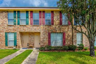 211 Greenbriar Dr, Houma, LA 70364