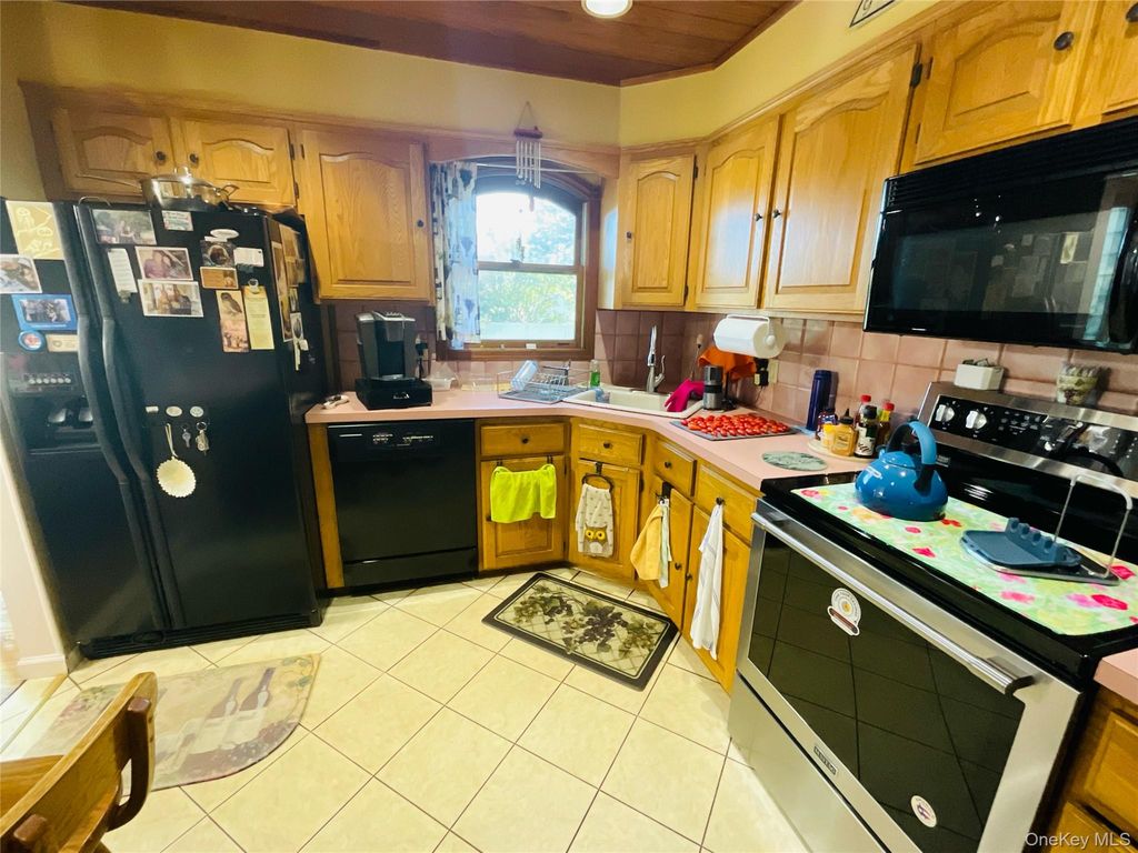 2306 Fowler Street, North Bellmore, NY 11710 — photo 5
