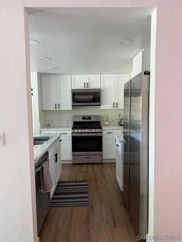6968 Camino Amero, San Diego, CA 92111
