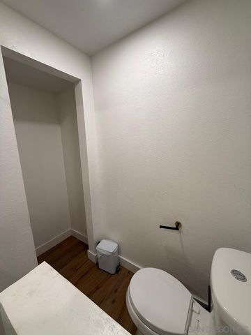 6968 Camino Amero, San Diego, CA 92111