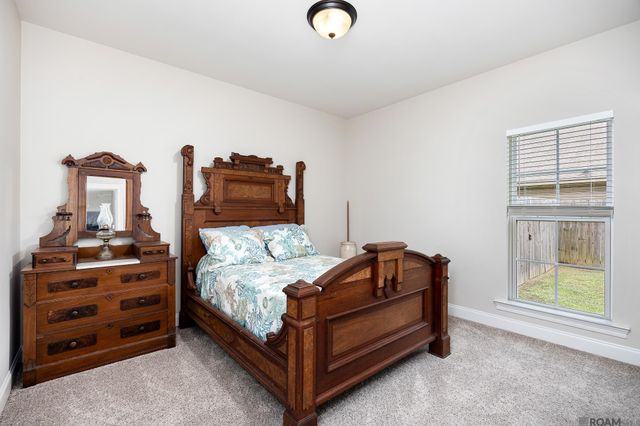 33773 Blue River Dr, Denham Springs, LA 70706