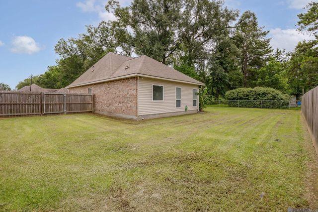 33773 Blue River Dr, Denham Springs, LA 70706