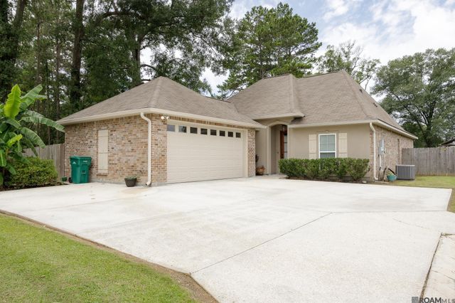 33773 Blue River Dr, Denham Springs, LA 70706