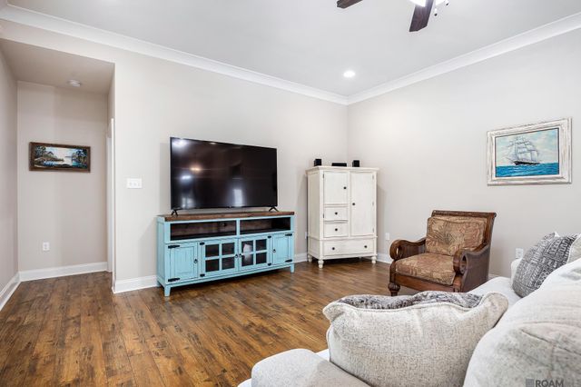 33773 Blue River Dr, Denham Springs, LA 70706