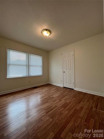 305 Briarwood Circle, Dallas, NC 28034