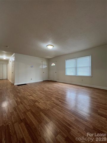 305 Briarwood Circle, Dallas, NC 28034