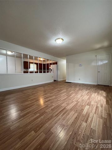 305 Briarwood Circle, Dallas, NC 28034