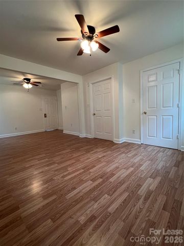 305 Briarwood Circle, Dallas, NC 28034