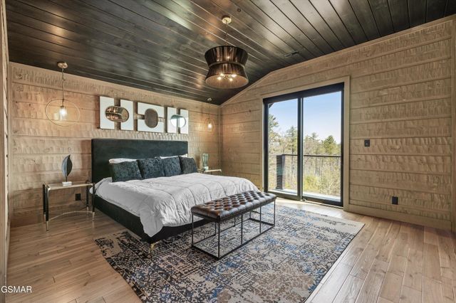 2342 Smoky Vista Way, Sevierville, TN 37862