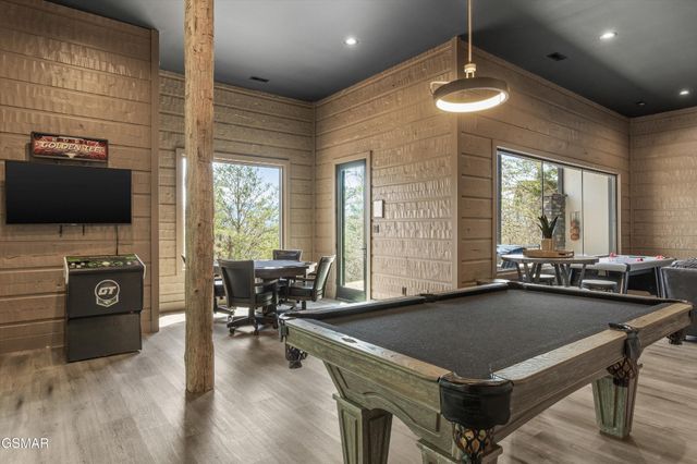 2342 Smoky Vista Way, Sevierville, TN 37862