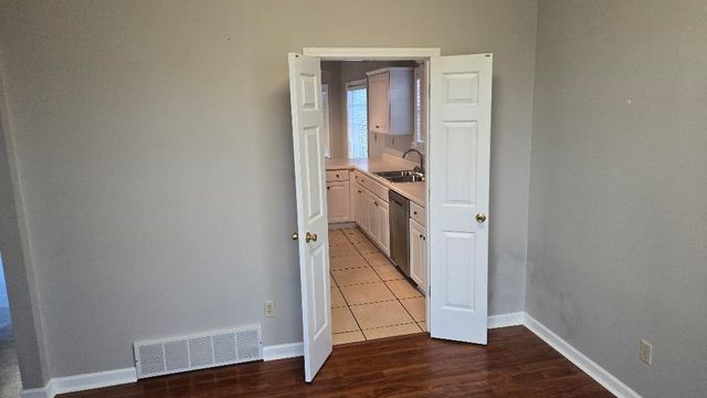 7118 KINGSLAND DR, Memphis, TN 38125