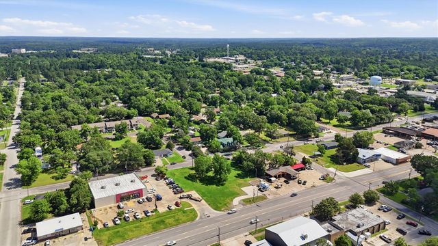 614 W Church Street, Livingston, TX 77351