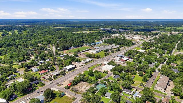 614 W Church Street, Livingston, TX 77351