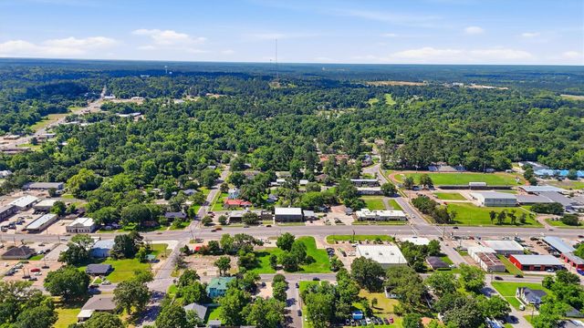 614 W Church Street, Livingston, TX 77351