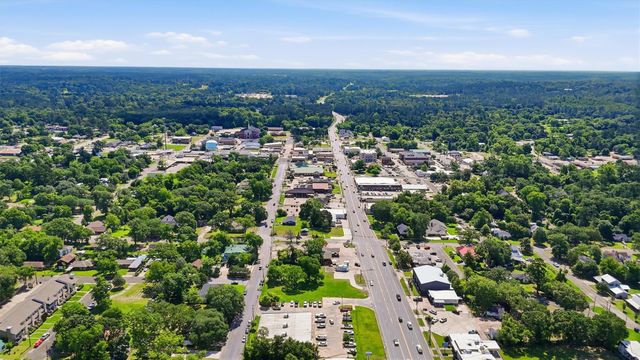 614 W Church Street, Livingston, TX 77351