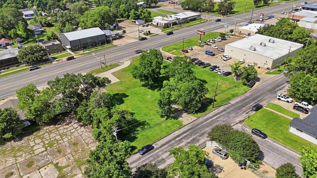 614 W Church Street, Livingston, TX 77351