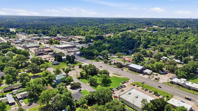 614 W Church Street, Livingston, TX 77351