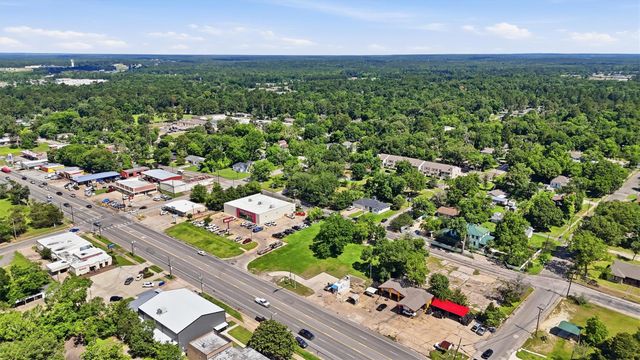 614 W Church Street, Livingston, TX 77351