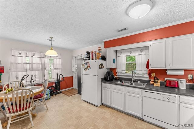 7306 Full Rack Dr, Midlothian, VA 23112